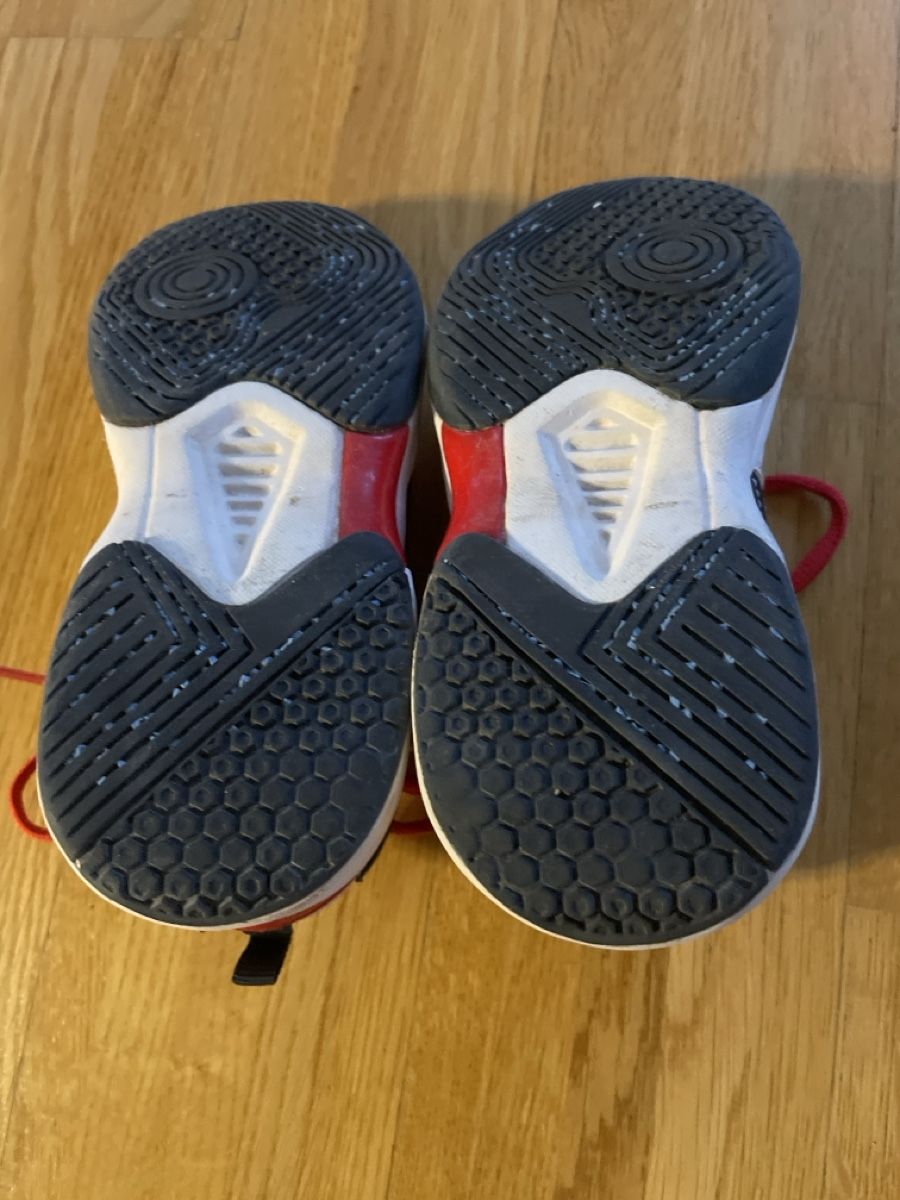 Diadora Scarpe per ragazzi: Diadora Tennisschuhe, Grösse 31.  – Usato da Bern venduto da ming06 1