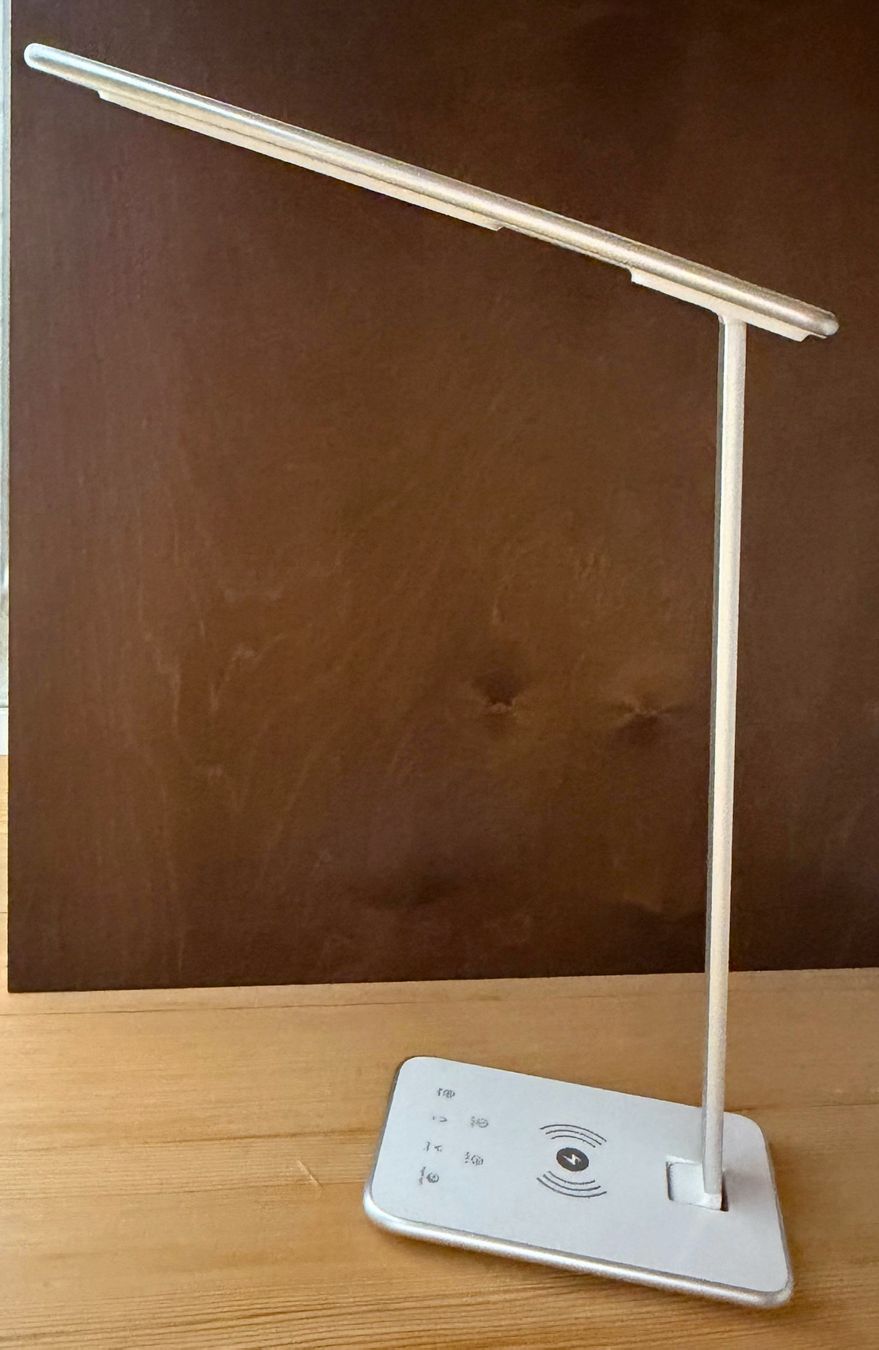 Lampade: Tischleuchte mit integriertem Wireless Charging, ab iPhone 8 – Usato da Kestenholz venduto da Snake55 2
