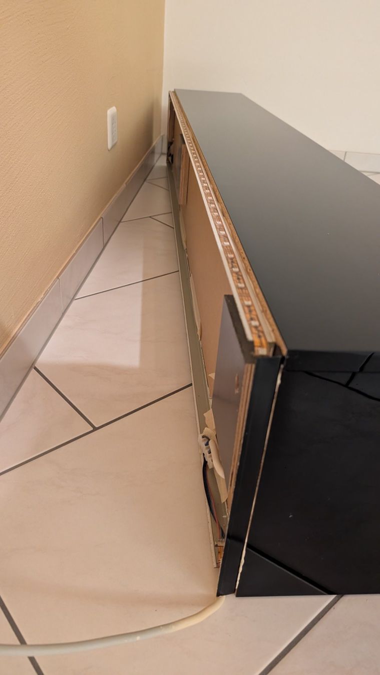Ikea Mobili TV: Fernsehmöbel mit Wandmöbel mit Led Indirektbeleuchtung – Usato da Besenbüren venduto da dabaesi88 5
