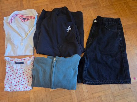 Shirts, Shorts und Sweatjacke Gr. S