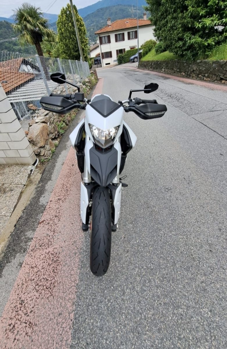 Ducati Strada: Ducati Hypermotard 939 – Usato da Gravesano venduto da Giusy.tta 5
