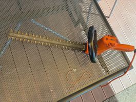 Handliche elektrische Heckenschere Black&Decker
