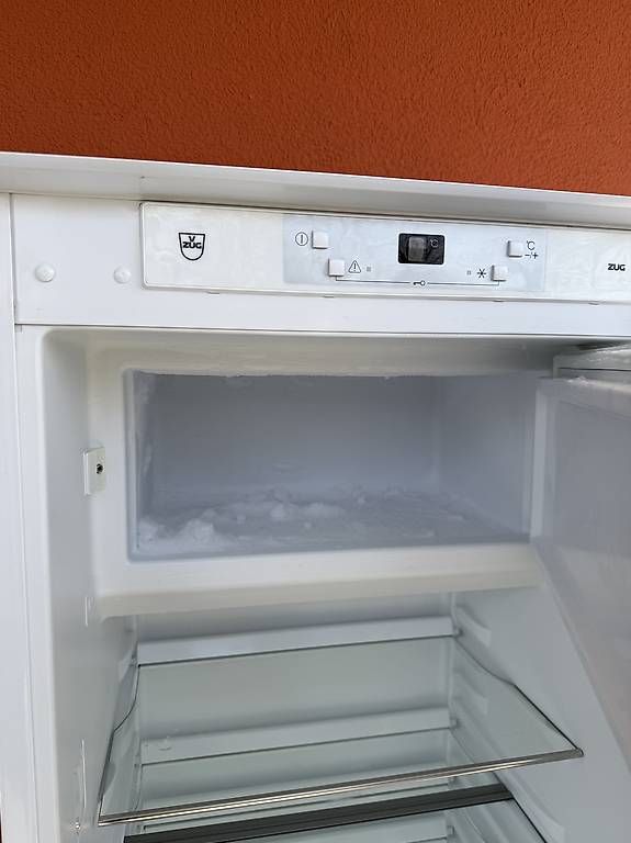 Frigoriferi: VZUG Kühlschrank – Usato da Eglisau venduto da Babali 2
