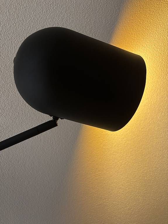 Lampen: Moderne schwarze Stehlampe – Gebraucht aus Schleinikon von vik_8v2w 2