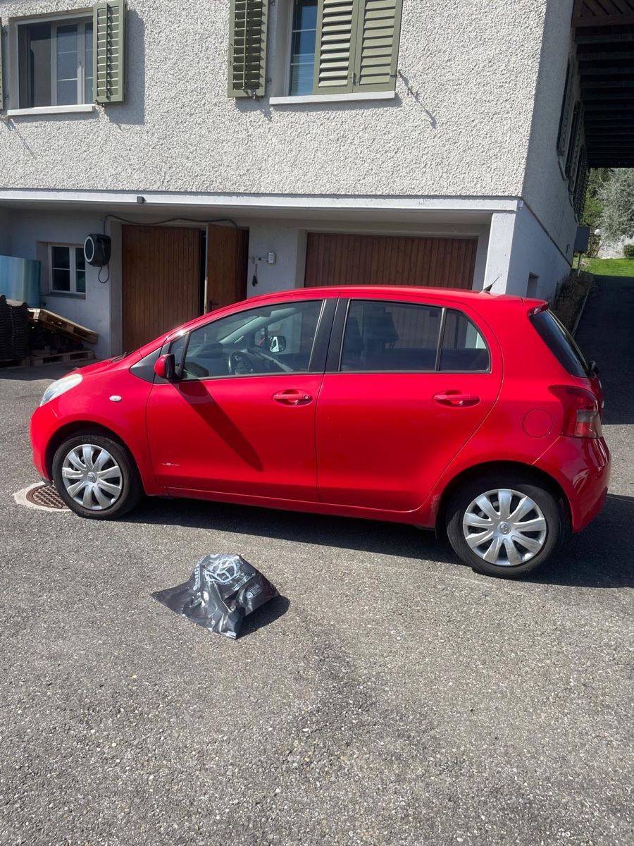 Toyota Automobili: Toyota Yaris 1.3 – Usato da Beinwil am see venduto da ana_5dnf 3