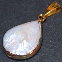 Anhänger L-8217 – Natürliche Süßwasser Perle Barockperle