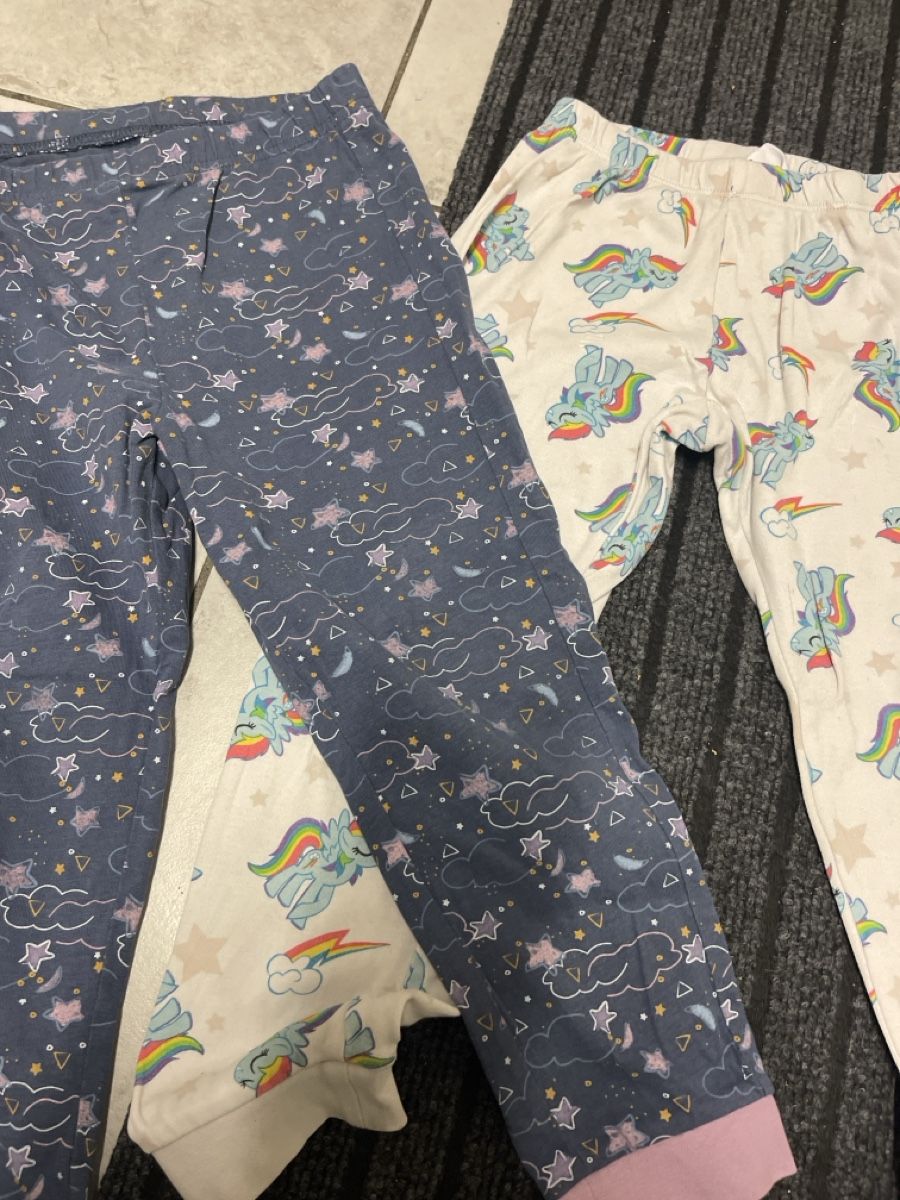 Pyjamas & Ähnliches: 4x pijamahosen 98/104 mädchen – Gebraucht aus Bad Zurzach von Cuore34 1