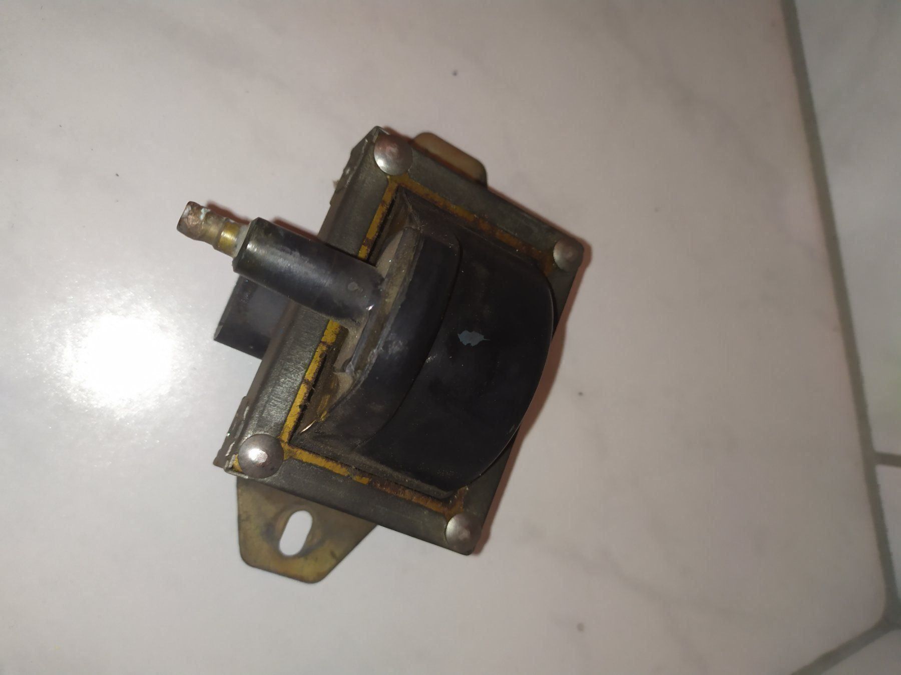 Tutti pezzi di ricambio auto: Zündspule BTR02 0241 – Usato da Schlatt TG venduto da Andis3 2