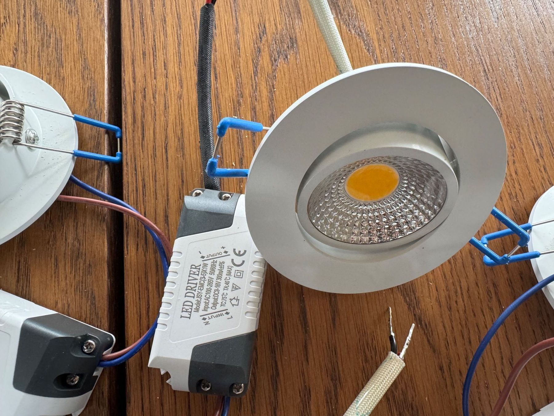 Lustres & lampes de plafonds: 7 LED-Einbauspots schwenkbar – D'occasion à Matzendorf par Mctrash 3