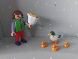 PLAYMOBIL Figur Mädchen mit Enten