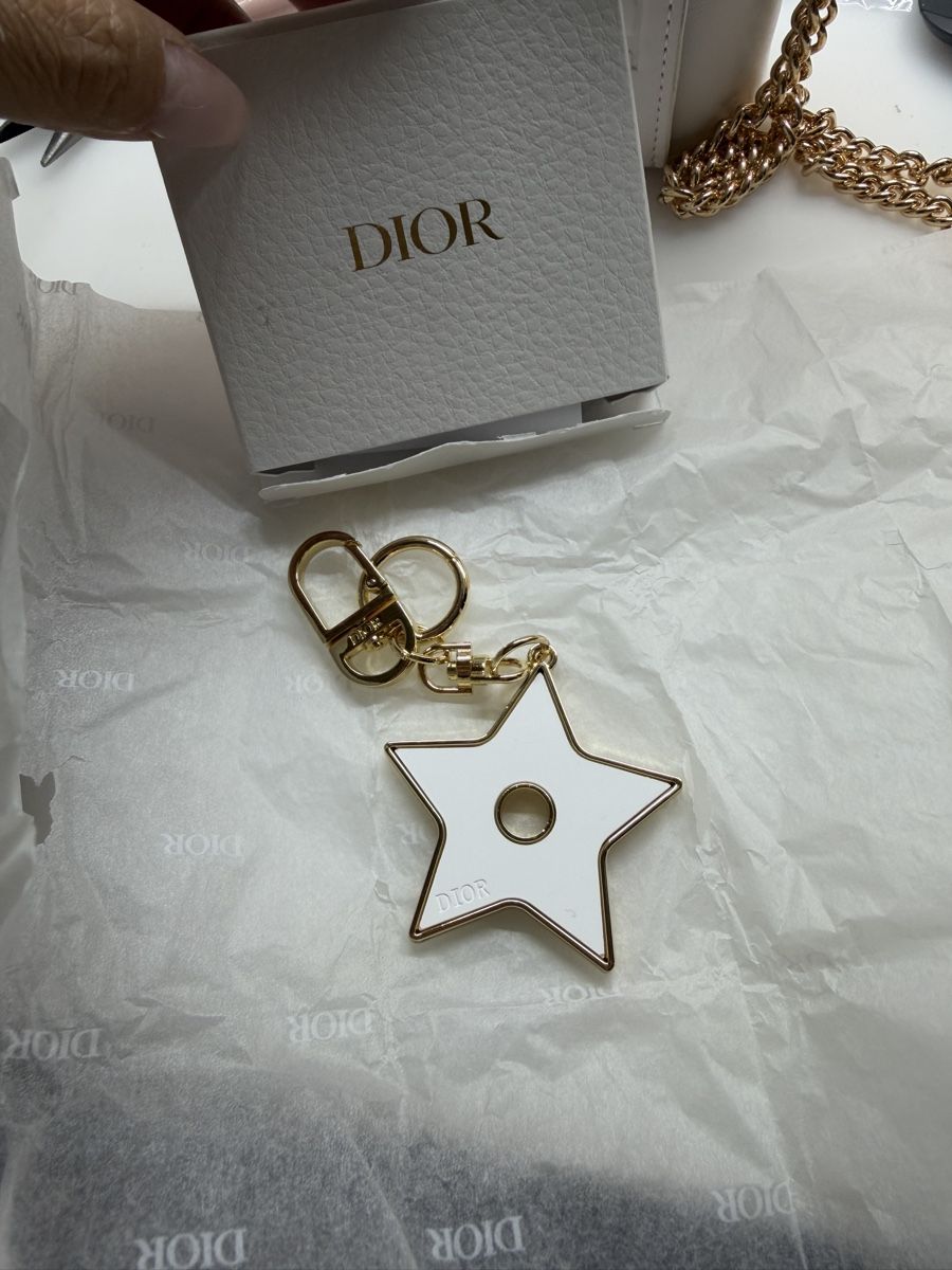 Dior Porte-clés: Dior Star Aroma Stone Keychain  – Neuf avec emballage d'origine à Chur par Madeys 2