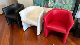7 Cocktailsessel/ Clubsessel-6 schwarz, 1 Weiss.