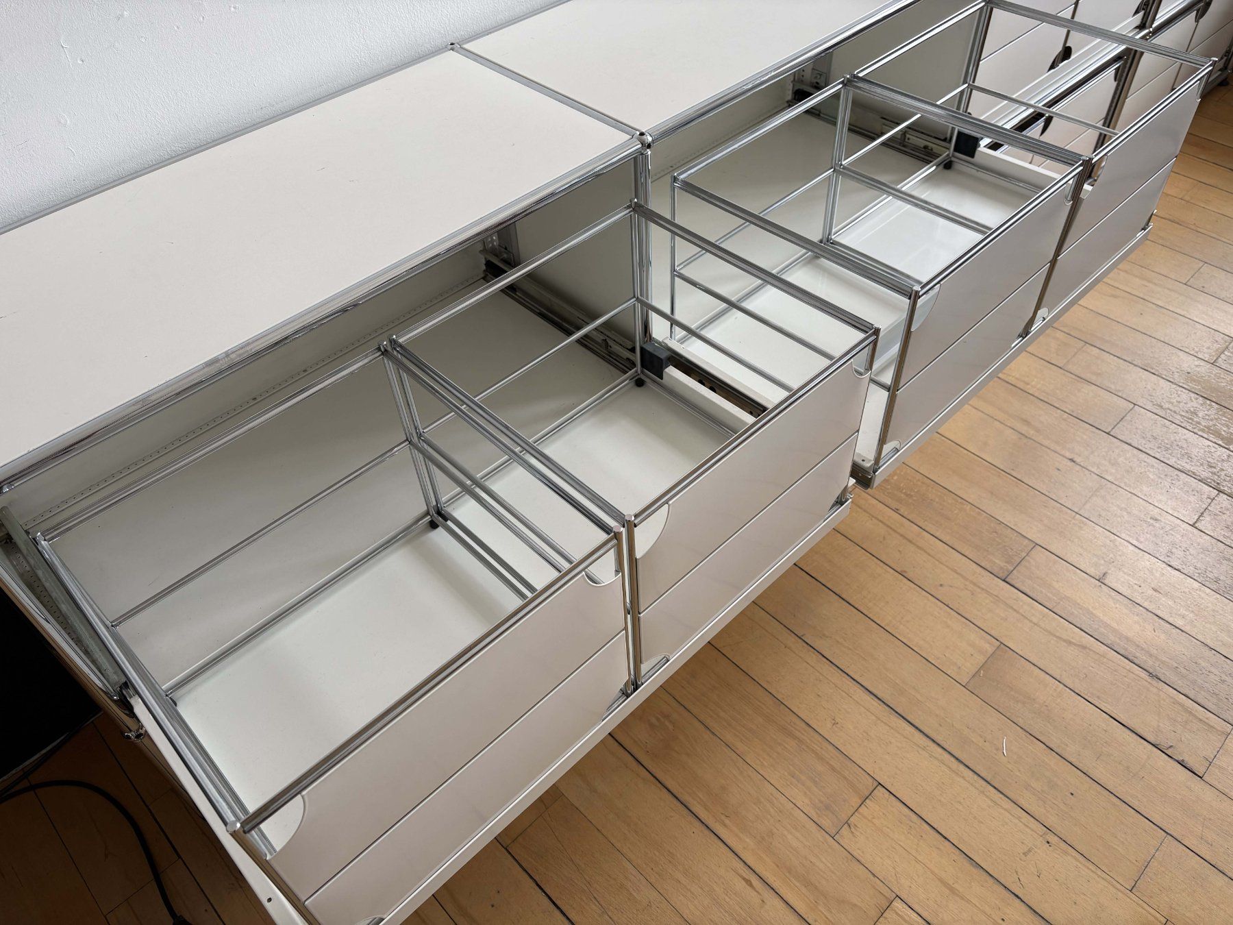 USM Scaffali: USM Haller Sideboard, weiss, Top Zustand, – Usato da Zürich venduto da Boncept 1