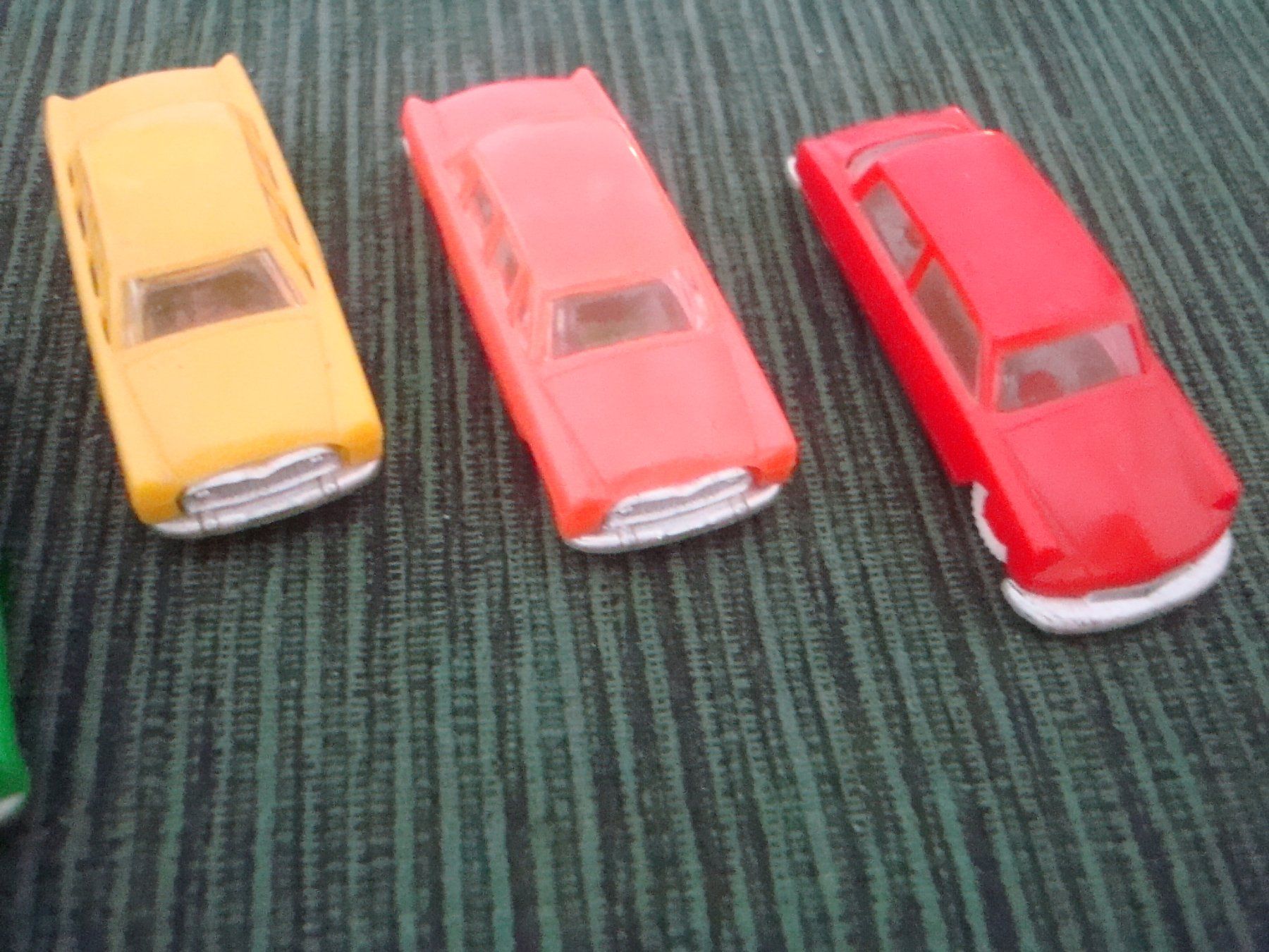 Modellautos: 5 Modellautos - Plastik - Groschen Autos – Gebraucht aus Neuenegg von flohcante 1