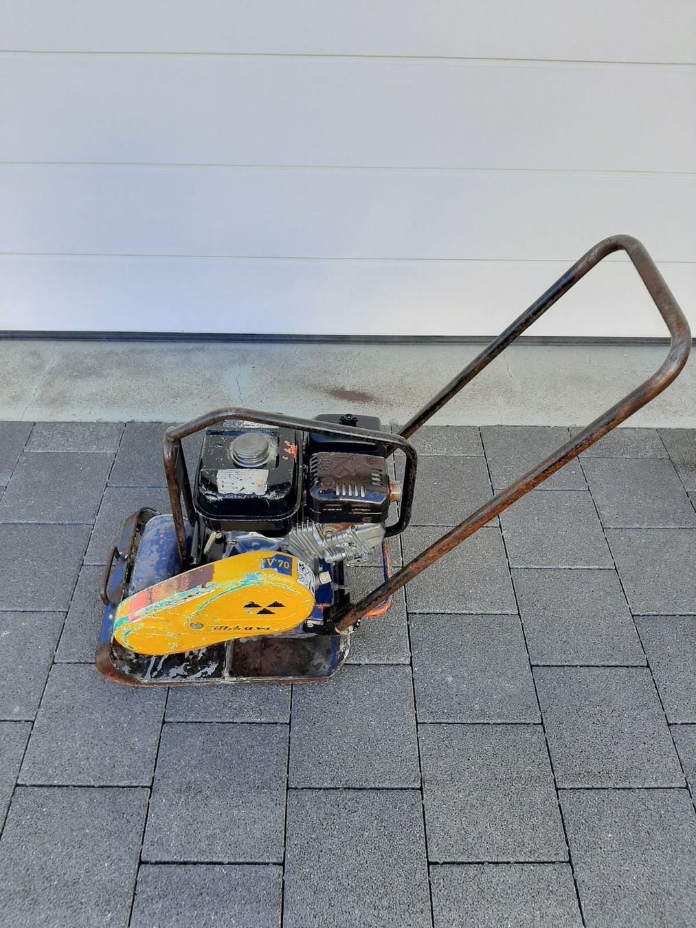 Tutte le macchine: Vibroplatte Rüttelplatte Mikasa – Difettoso da Rain venduto da Kleinmoto 3