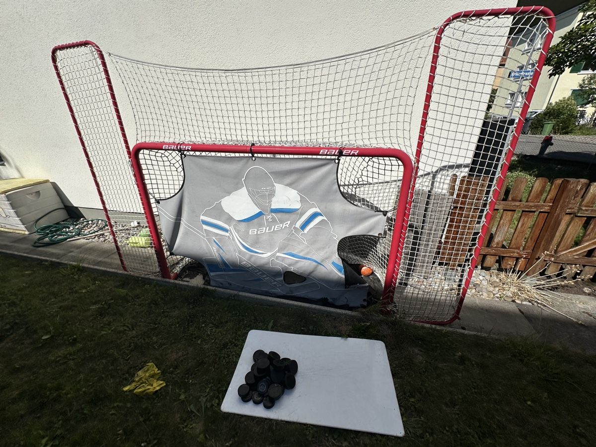 Porte da calcio e da hockey: Hockey Tor Bauer mit Zubehör – Usato da Zuerich venduto da Elduende