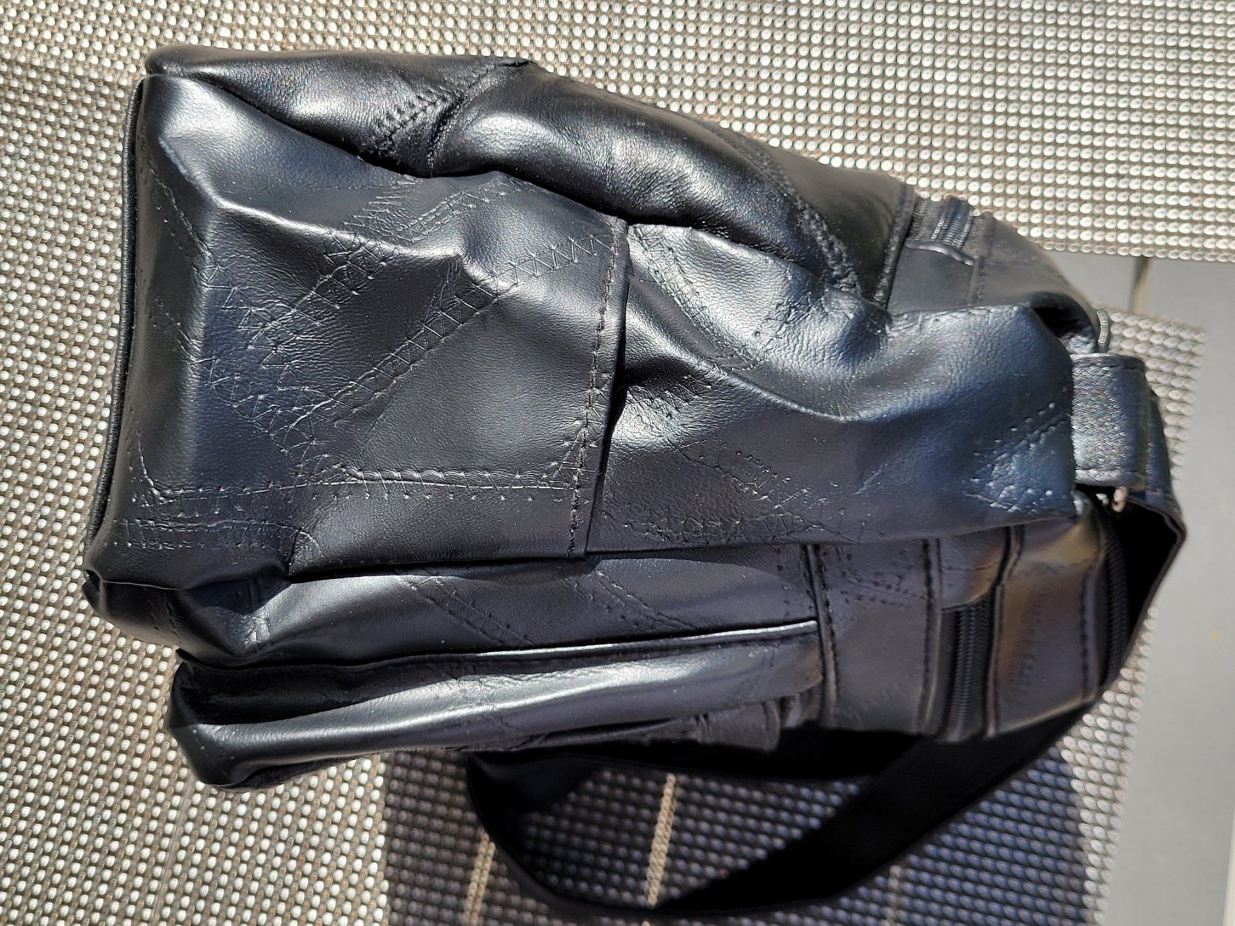Taschen für Damen: Damen-Handtasche Leder NEU/OVP – Neu und originalverpackt aus Oetwil am See von swisspeak 8