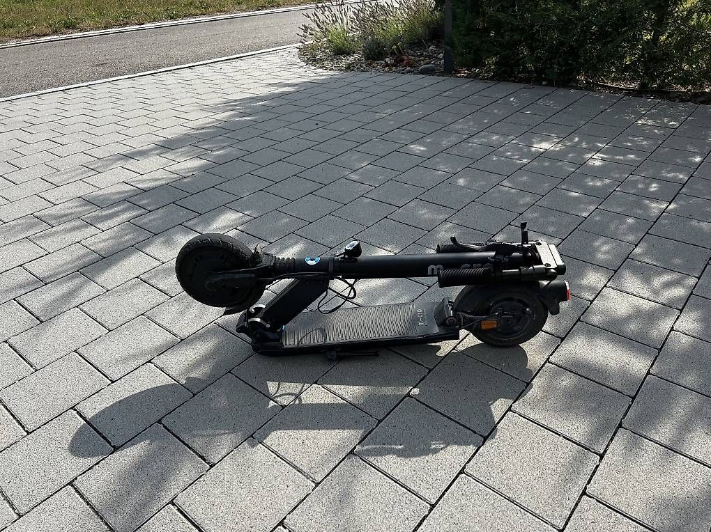 Scooters: Micro Explorer E-Scooter  Premium & kompakt – Gebraucht aus Bischofszell von Kcelo 1