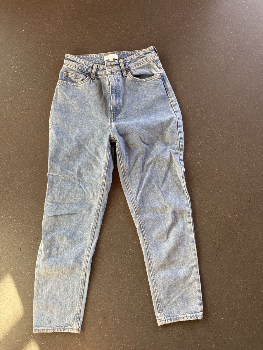 H&M Jeans: Blaue Jeans – Usato da Lurtigen venduto da sal_79fm