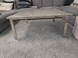 Couchtisch aus Granit