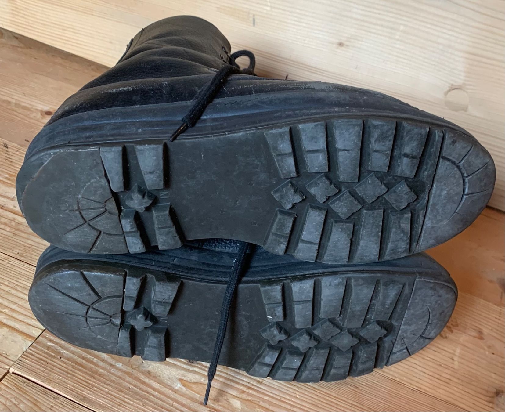 Scarpe da uomo: Kampfstiefel der CH Armee Grösse 295/7 – Usato da Goldingen venduto da Bergler012 4