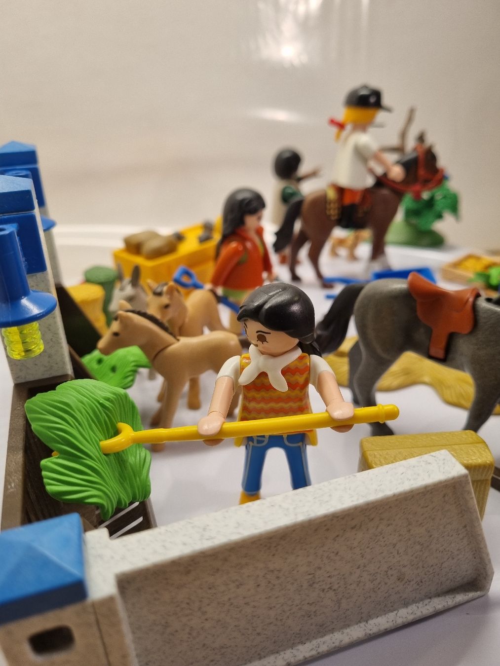 Playmobil Jouets: Playmobil Reiterstall Pferde – D'occasion à Bätterkinden par Kubrsiri 3