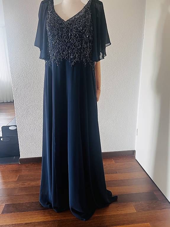 Vestiti: Abendkleid Plussize  – Usato da Winterthur venduto da Anjarys 3