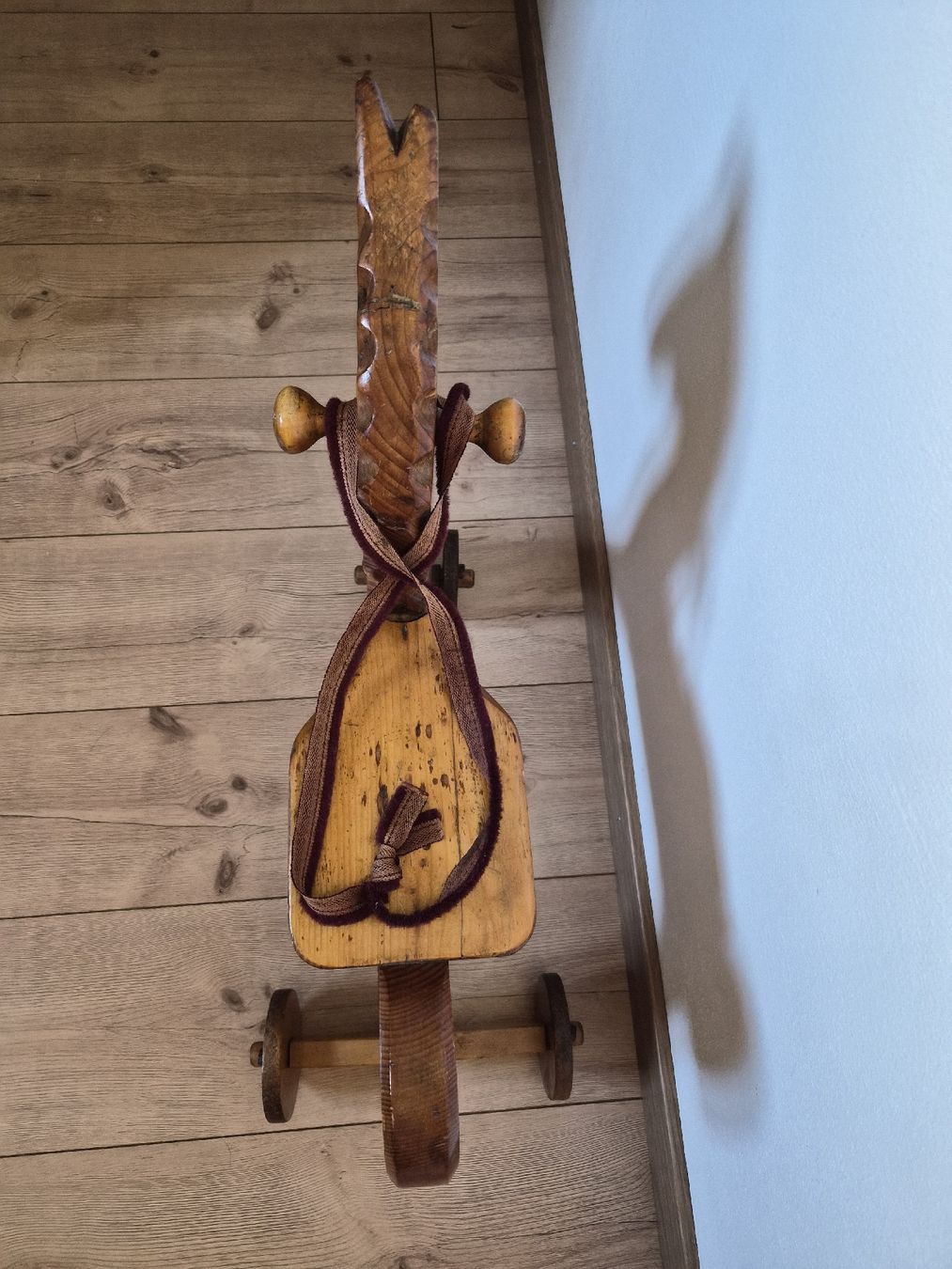 Giocattoli: Antikes Holzpferdchen – Usato da Krauchthal venduto da skoab69 1