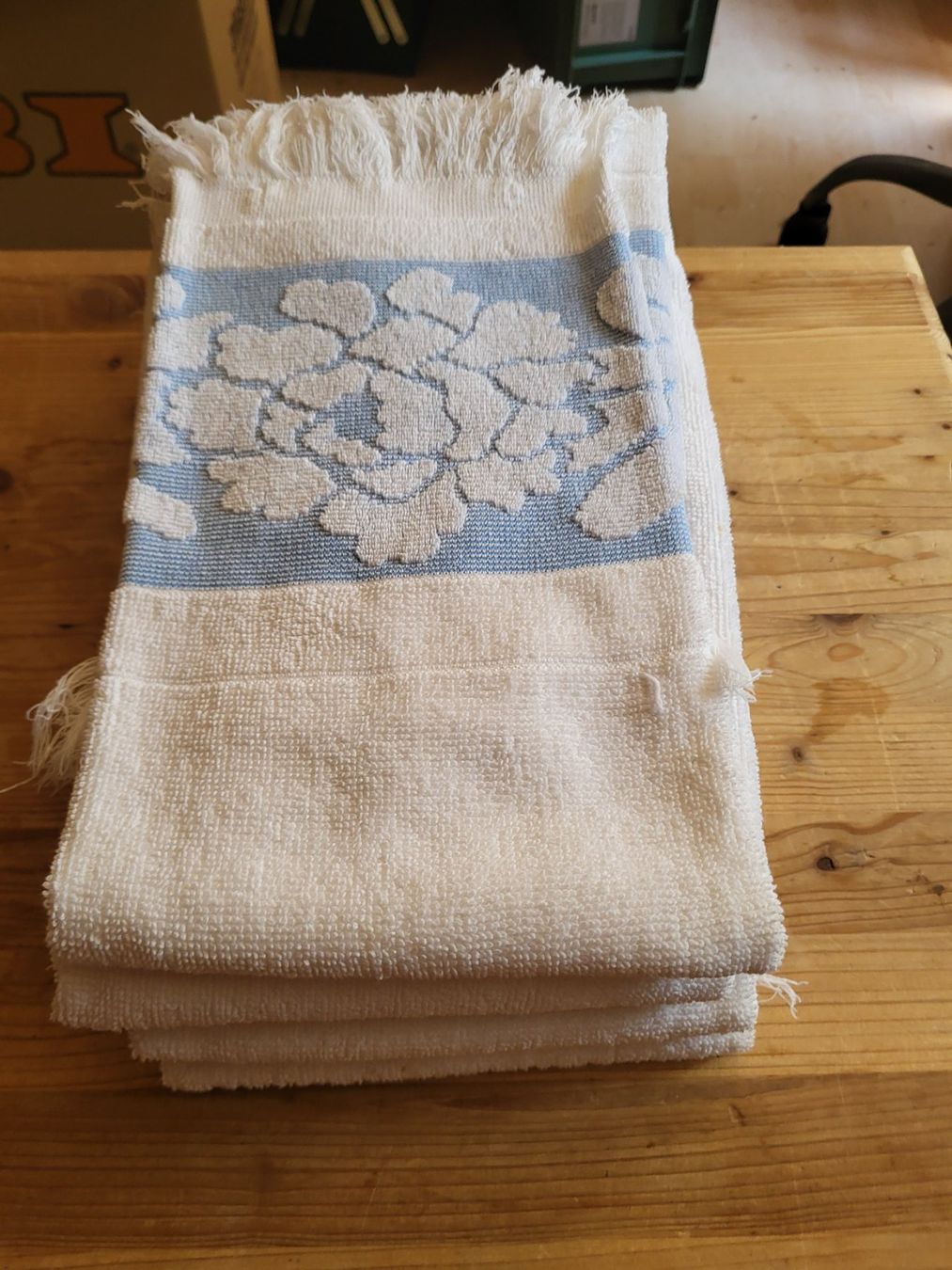 Teli da bagno: 4 Vintage-Frottiertücher – Usato da Guggisberg venduto da Aegertenlehn