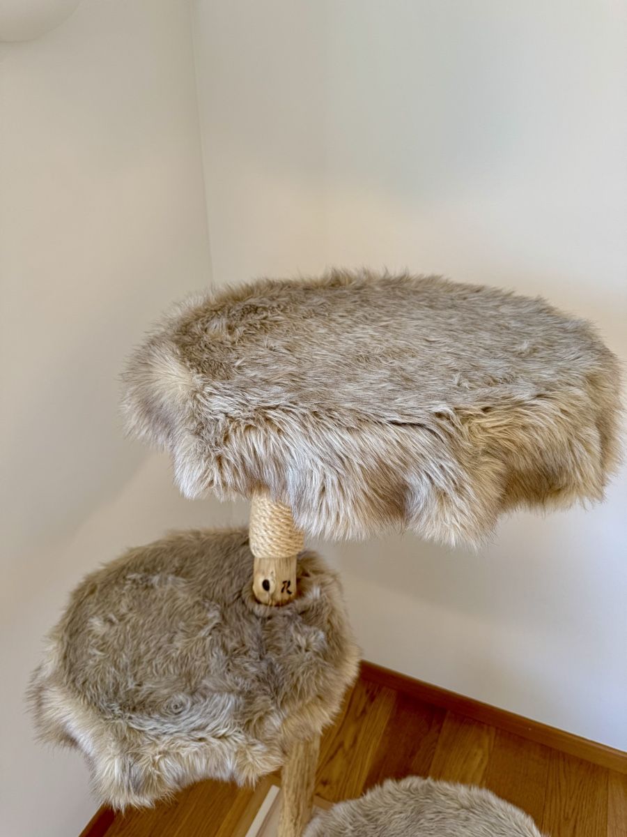 Tiragraffi: Arbre à chat design Ruben pièce unique – Usato da Fully venduto da Gaga1990 6