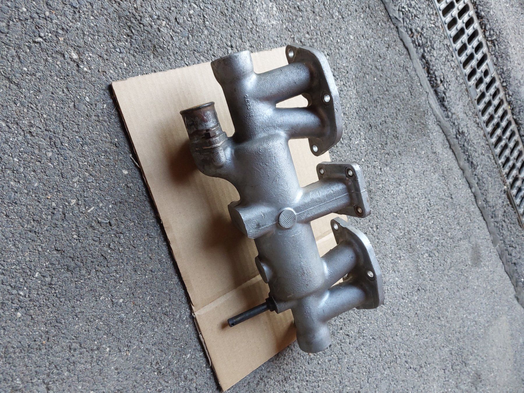 Land Rover Tutti pezzi di ricambio auto: Ansaugbrücke 2 Liter Motor – Usato da wimmis venduto da inserat03 2