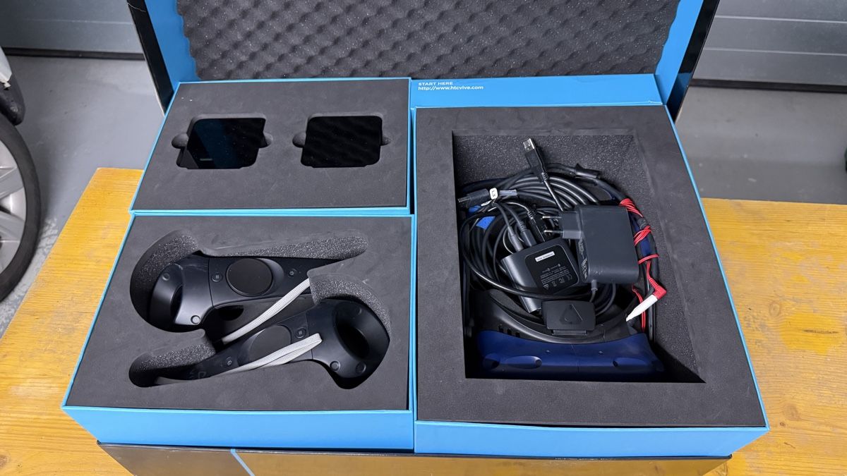 HTC VR Brille: HTC VIVE VR Headset Controller Bundle gebraucht – Gebraucht aus Holziken von Syk1 1