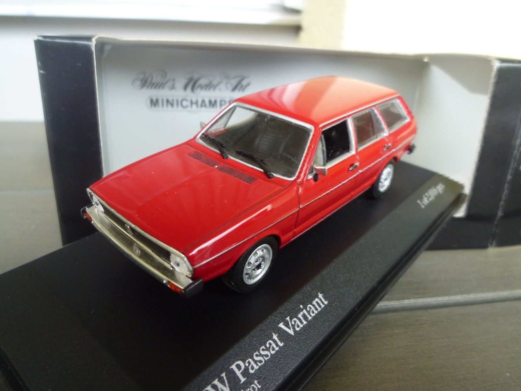 Minichamps Modellini d'auto: VW Passat Variant (1976) – Nuovo e nell'imballaggio originale da Flawil venduto da Imperiosud 1