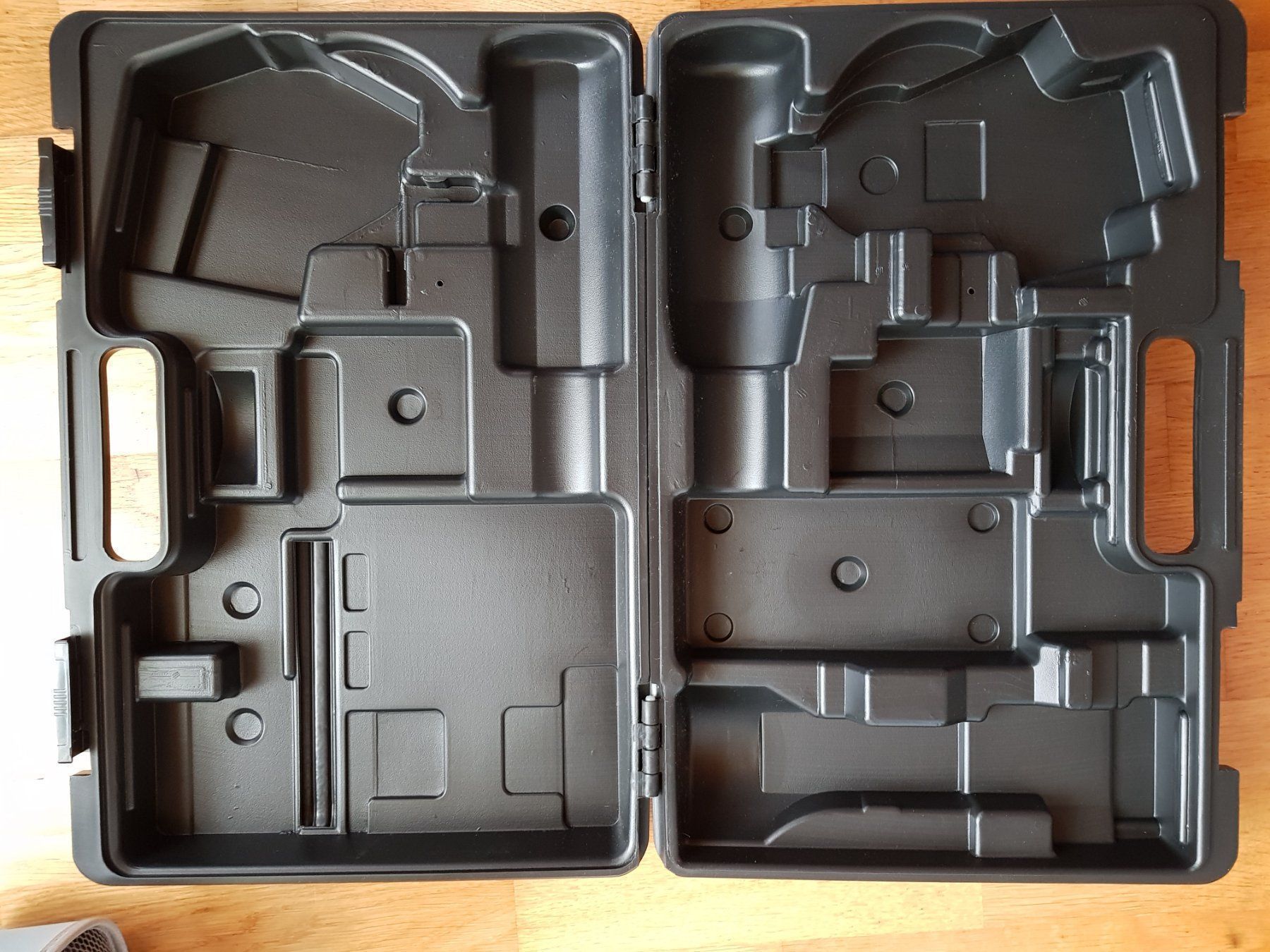 Valises de voyage: Hitachi Koffer – D'occasion à Morens FR par Kiscica 2