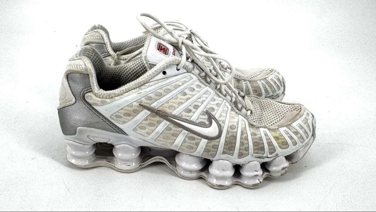 Nike Chaussures hommes: # NIKE SHOX - Turnschuhe Gr. 38.5 # – D'occasion à Bolligen par secondhand-with-love