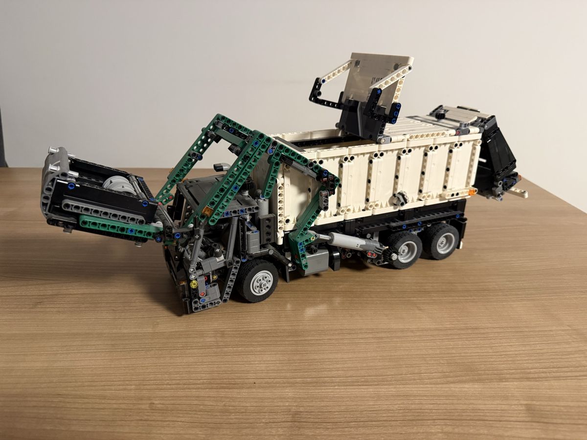Lego Kit di costruzioni: LEGO Mack Anthem 42078, LEGO Technic – Usato da Luzern venduto da Sbalu1984 3