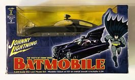 Johnny Lightning Batmobile Comic 1:24 Modellbausatz Die-cast