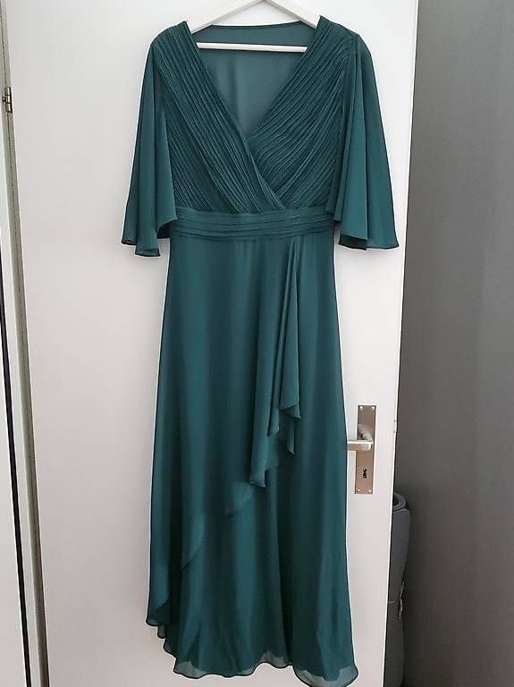 Kleider: Neues Wunderschönes Abend- oder Festkleid – Gebraucht aus Mels von nic_r6tt