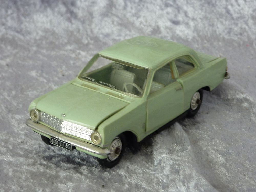 Norev Opel rekord 1700 1/43 - Collection