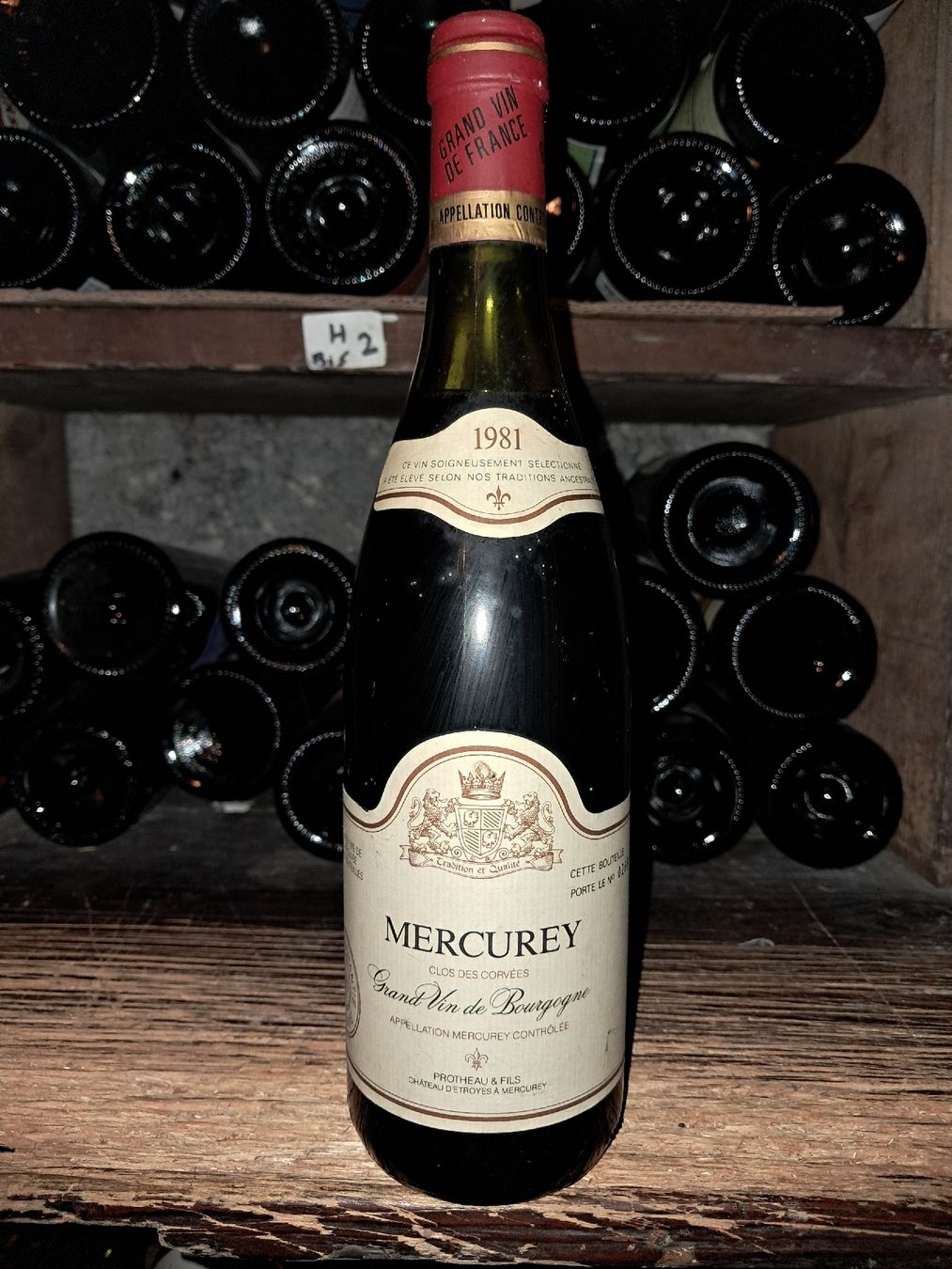 Vino: Mercurey "Clos des Corvées" 1981 – Nuovo e nell'imballaggio originale da Le locle venduto da juliensaran