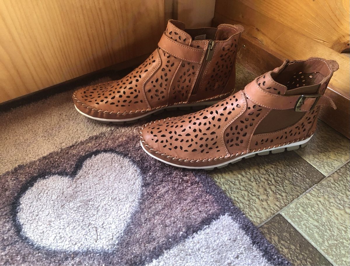 Scarpe da donna: SOMMER-Stiefeletten ☀️ Gr.40, hellbraun, 1/2 Preis! – Nuovo (secondo la descrizione) da Mühlebach (Goms) venduto da chr_q6d8 1