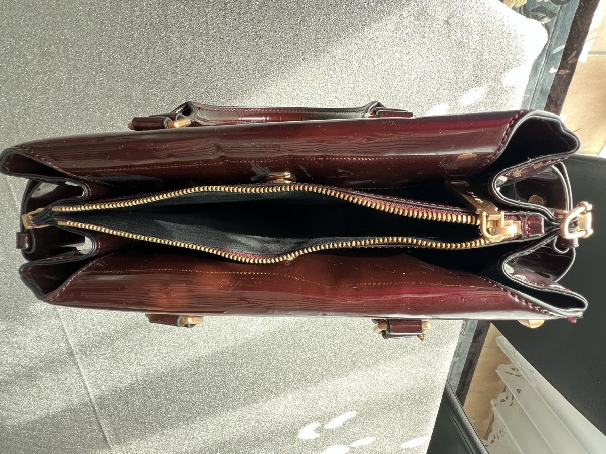 Borse da donna: Borsa bordeaux lucida – Usato da Cureglia venduto da dan_q2h6 3