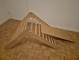 Kletterdreieck mit Rutsche für Kinder