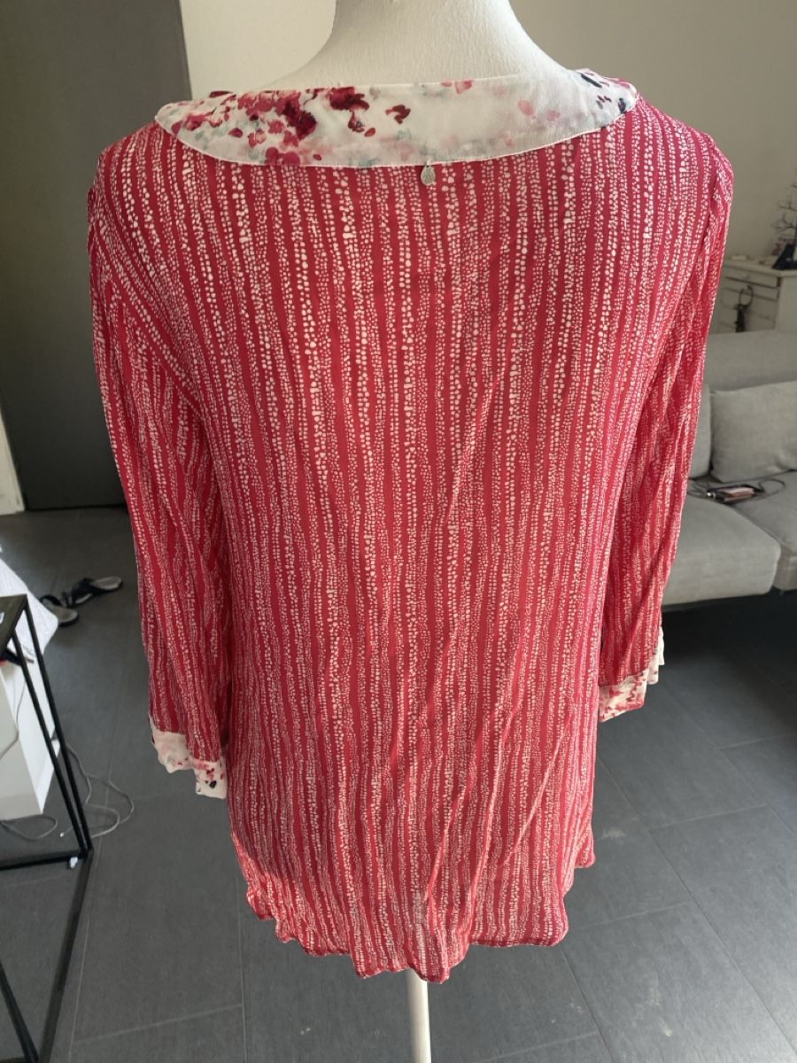 Nile Camicette: Nile Damen Bluse Viscose rot gemustert ca. Grösse M – Usato da Homberg b. Thun venduto da Homata 2