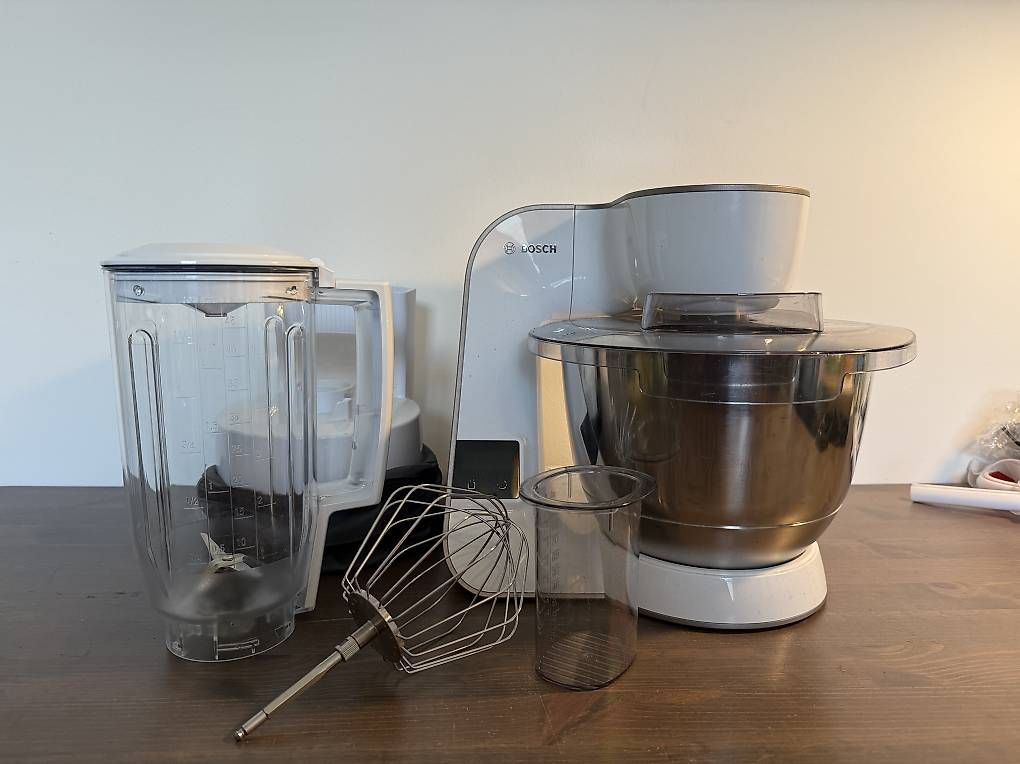 Bosch Elettrodomestici da cucina: Bosch MUM5 Küchenmaschine mit Waage – Usato da Liestal venduto da 0zwo11