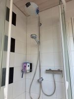 DUSCHGARNITUR MIT REGENDUSCHE