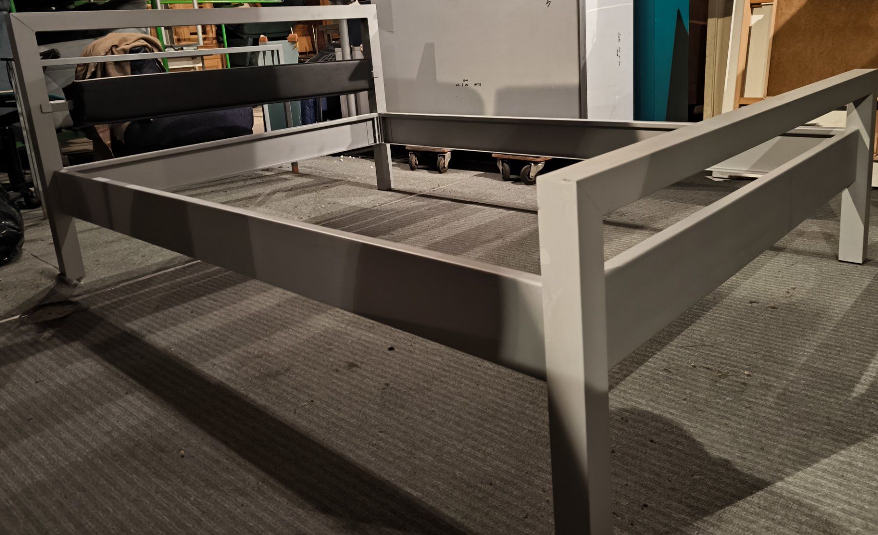Letti: Bett Metall mit Kunstleder Kopfteil – Usato da Rorschacherberg venduto da snOOpydOg11 1