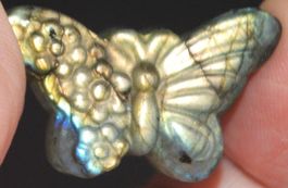 Deko Heilstein L-4380 – Labradorit Schmetterling 3.4x2x0,8cm
