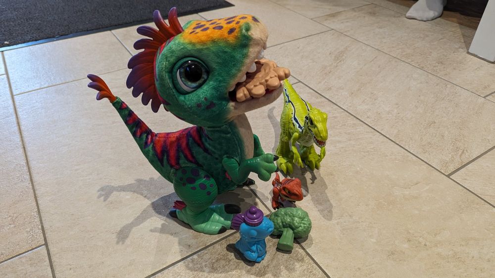 FurReal Mampfosaurus Rex mit Gspänlis (Gebraucht) in Wallisellen für ...
