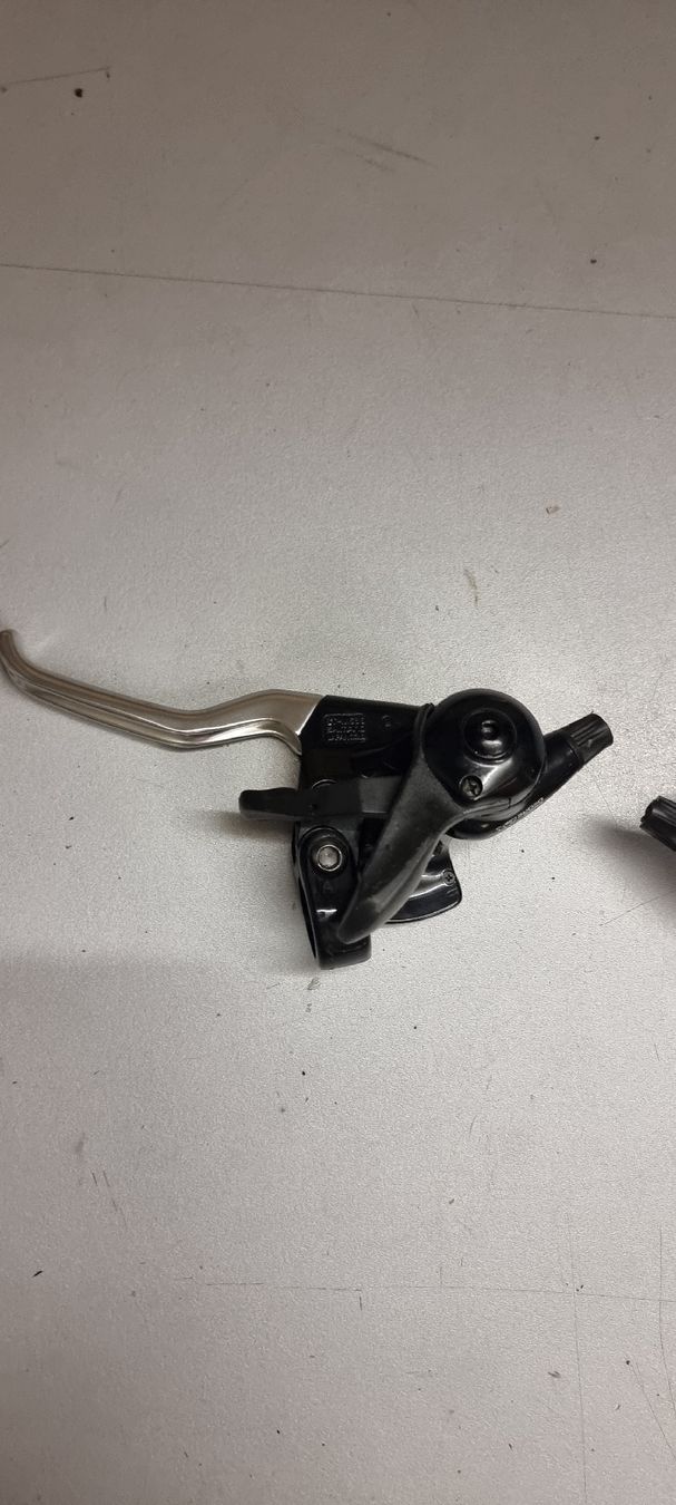Shimano Pezzi di ricambio: Shimano LX M565 Schalt-Bremshebel  – Usato da Seon venduto da Stibinio 4